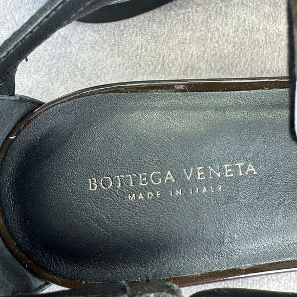 Bottega Veneta Black/Red Patent Leather Flat Strappy Sandals Size 39 - Picture 5 of 7